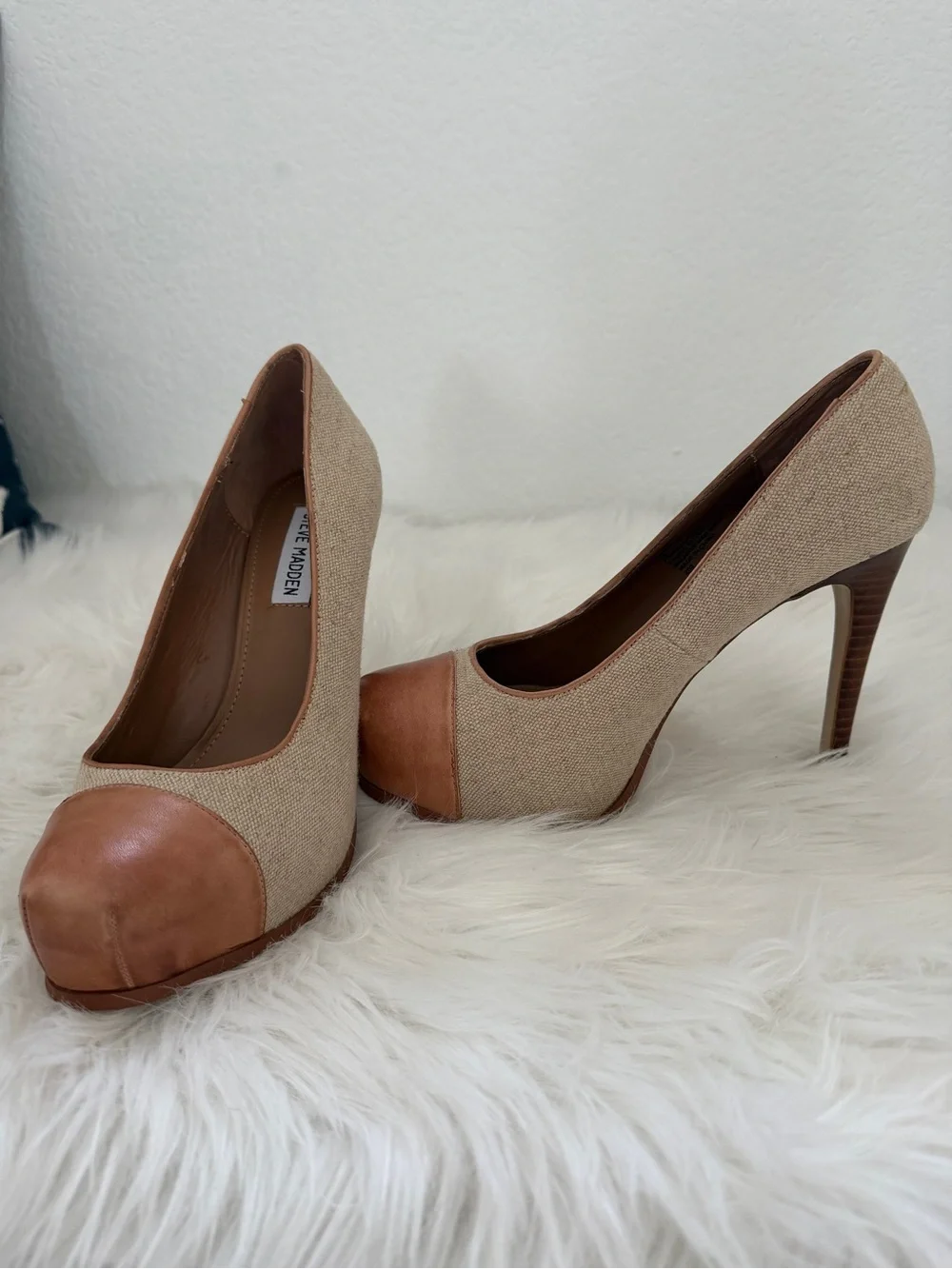 Steve Madden Somone Linen & Tan Leather Toe Cap Pumps - Size 9